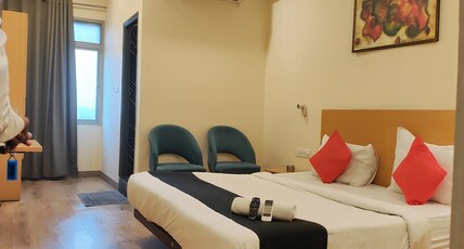 FUNCTION INN HOTELS Room Type - Deluxe Room with Landmark View