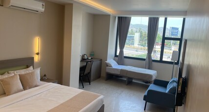 Raghav Residency Room Type - Deluxe King