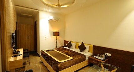 Hotel Darbar-E-Khas Room Type - Executive Room