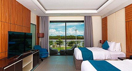 Castle Bayview Resort & Spa Room Type - Grand Deluxe Twin Pool View