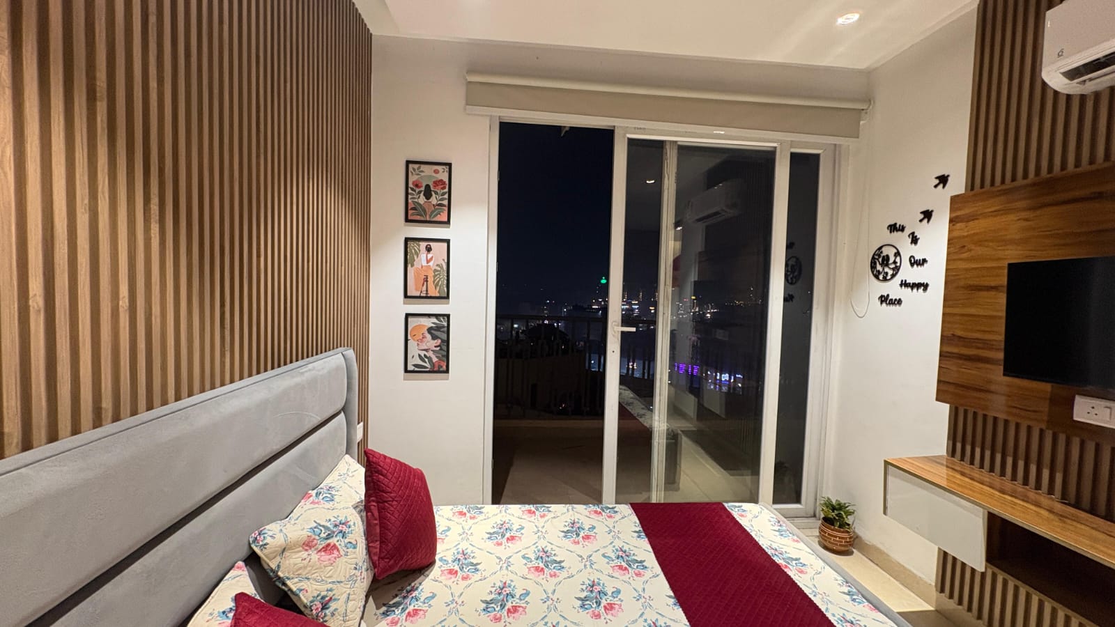 The NooK Cozy spacious 2BHK Delhi Chd highway - Tap to explore photos