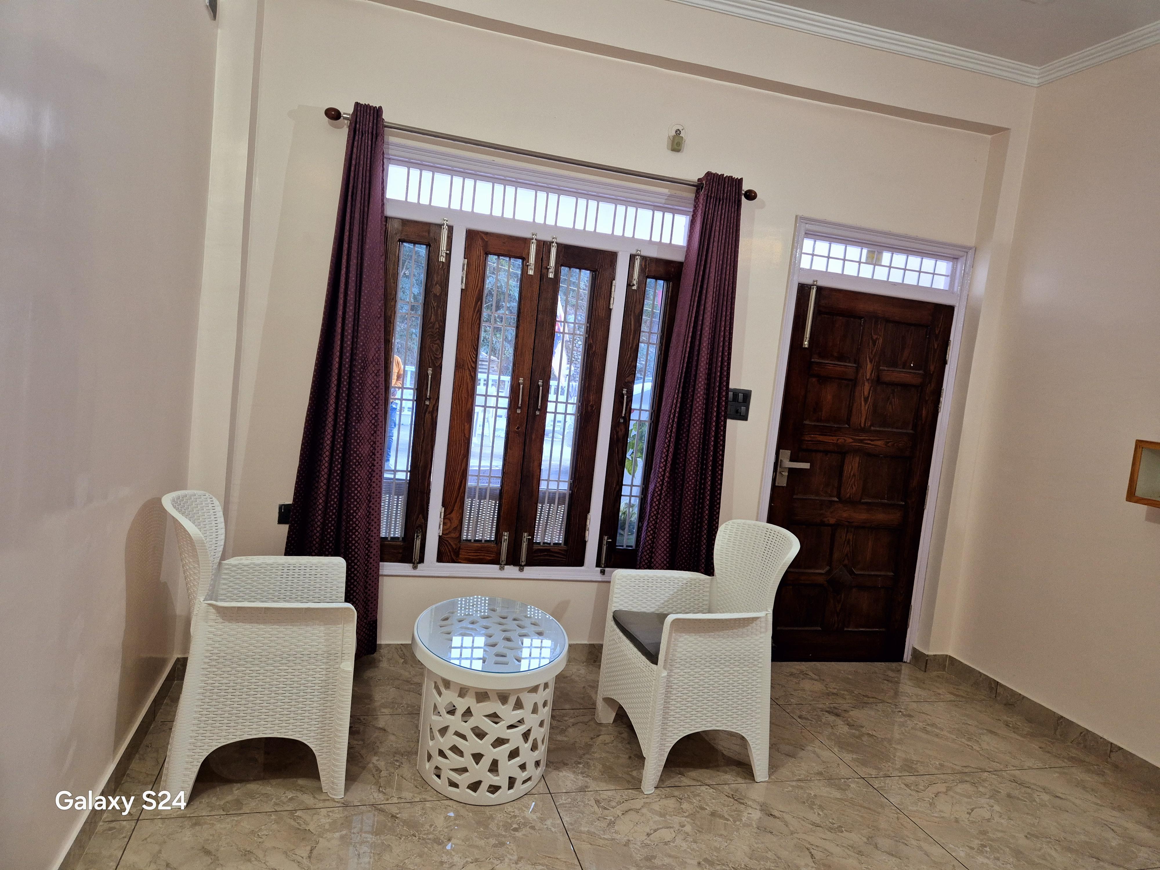 Bajrang Home Stay Kainchi Dham - Tap to explore photos