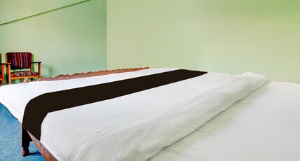 Collection O Rajbagh Room Type - Saver Double