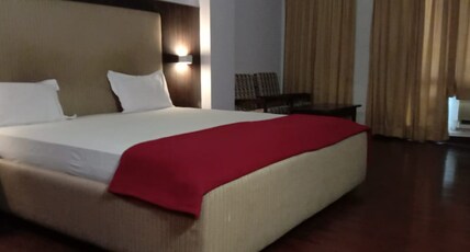 Hotel Jaya International Room Type - DELUXE AC room With Free WiFi Hotel Jaya International Room Type - DELUXE AC room With Free WiFi