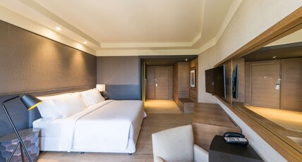 Radisson Collection Bamako Room Type - Collection Exe Rm-PoolViewamp;Lounge Access