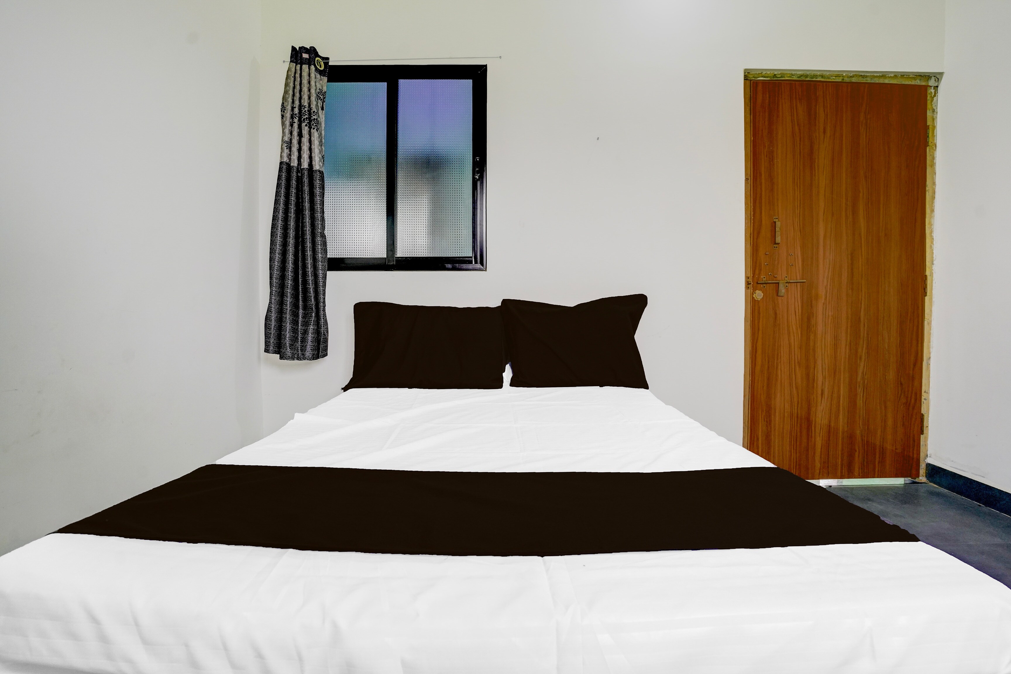 SPOT ON by OYO The Era Hotel - Tap to explore photos