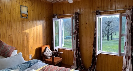 KASHMIR ZEE ZAYN HUTS AND RESORTS Room Type - Luxury Premium Room KASHMIR ZEE ZAYN HUTS AND RESORTS Room Type - Luxury Premium Room