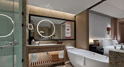 Hilton Shigatse Room Type - TWIN GUEST ROOM W BALCONY