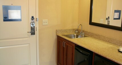 Hampton Inn & Suites by Hilton Paducah Room Type - 1 KING STUDIO STE NONSMOK