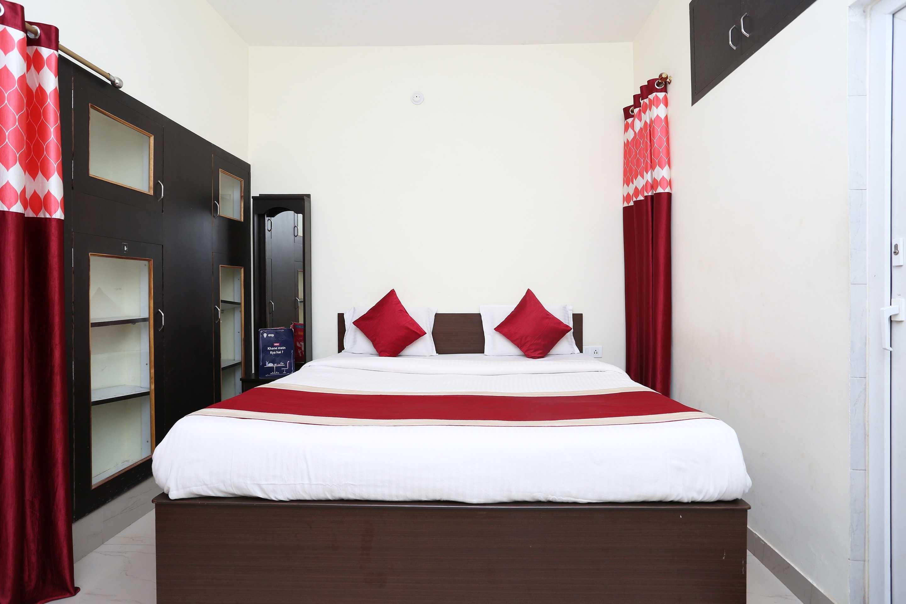Hotel O Mahadev Palace - Tap to explore photos