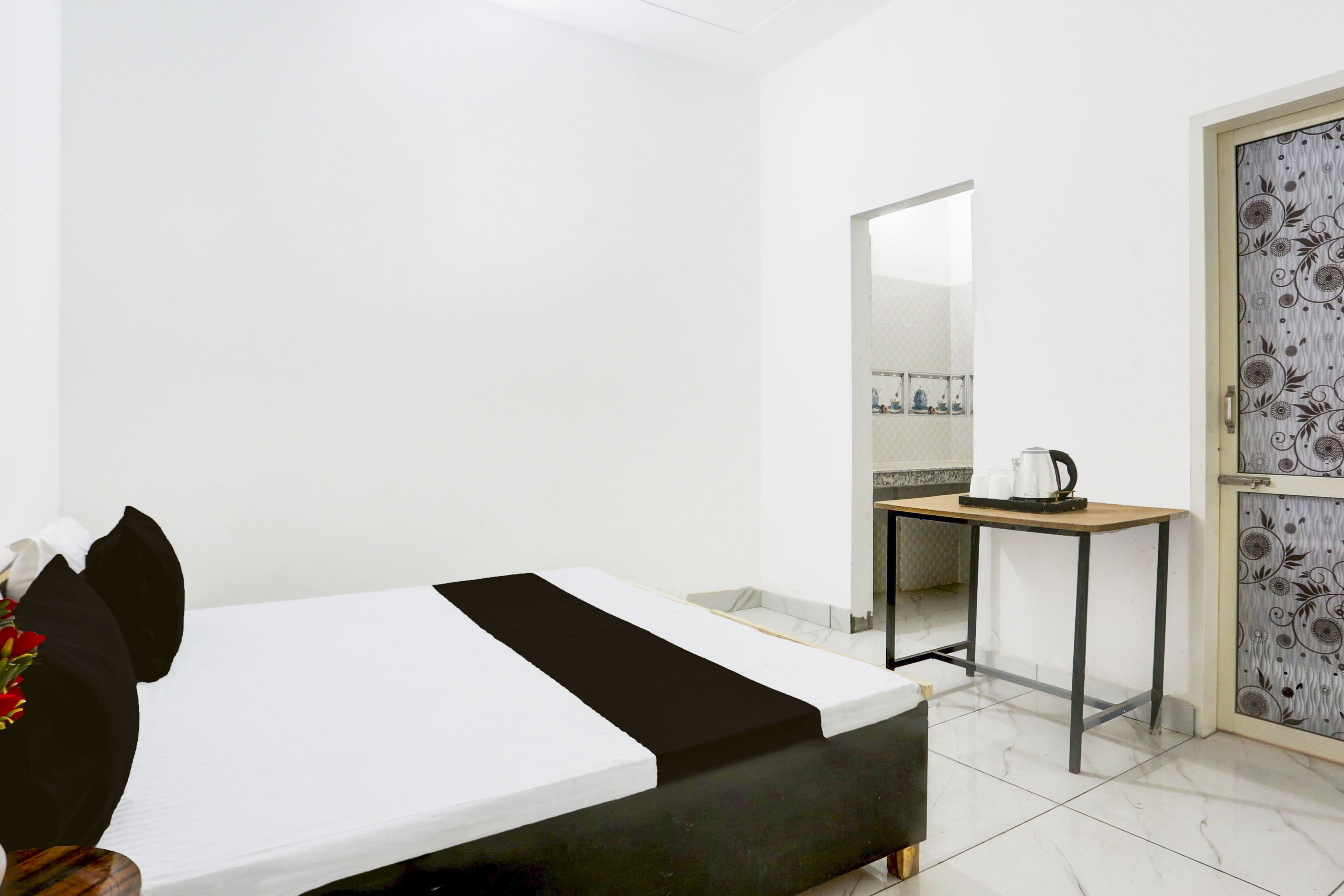 SPOT ON Jassi Guest House - Tap to explore photos