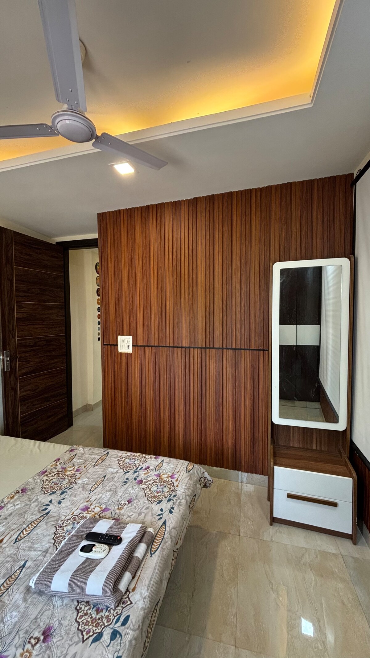 Heavenly Homes 1 0 Stylish 1BHK with Projector - Tap to explore photos