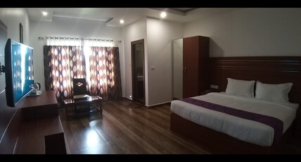 The Lake View Resort Munnar Room Type - Deluxe Room