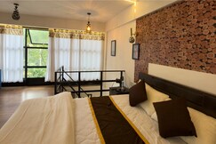 Oak Stays By Hillwayn