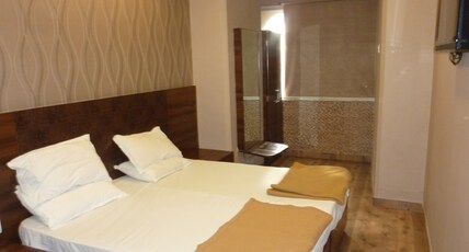 Hotel Regal Palace Room Type - Superior Room