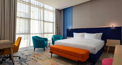 La Quinta by Wyndham Abu Dhabi Al Wahda Room Type - 1 Queen Bed, Mobility Accessible Room, Roll-In shower, City View, Non-Smoking La Quinta by Wyndham Abu Dhabi Al Wahda Room Type - 1 Queen Bed, Mobility Accessible Room, Roll-In shower, City View, Non-Smoking