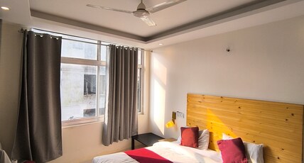OG Life Hostel & Cafe near Laxman Jhula Room Type - Deluxe Double Room