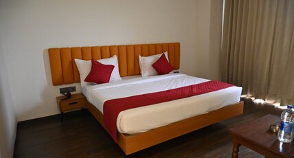 HOTEL GOLDEN LEAF Room Type - EXECUTIVE ROOM WITH BALCONY