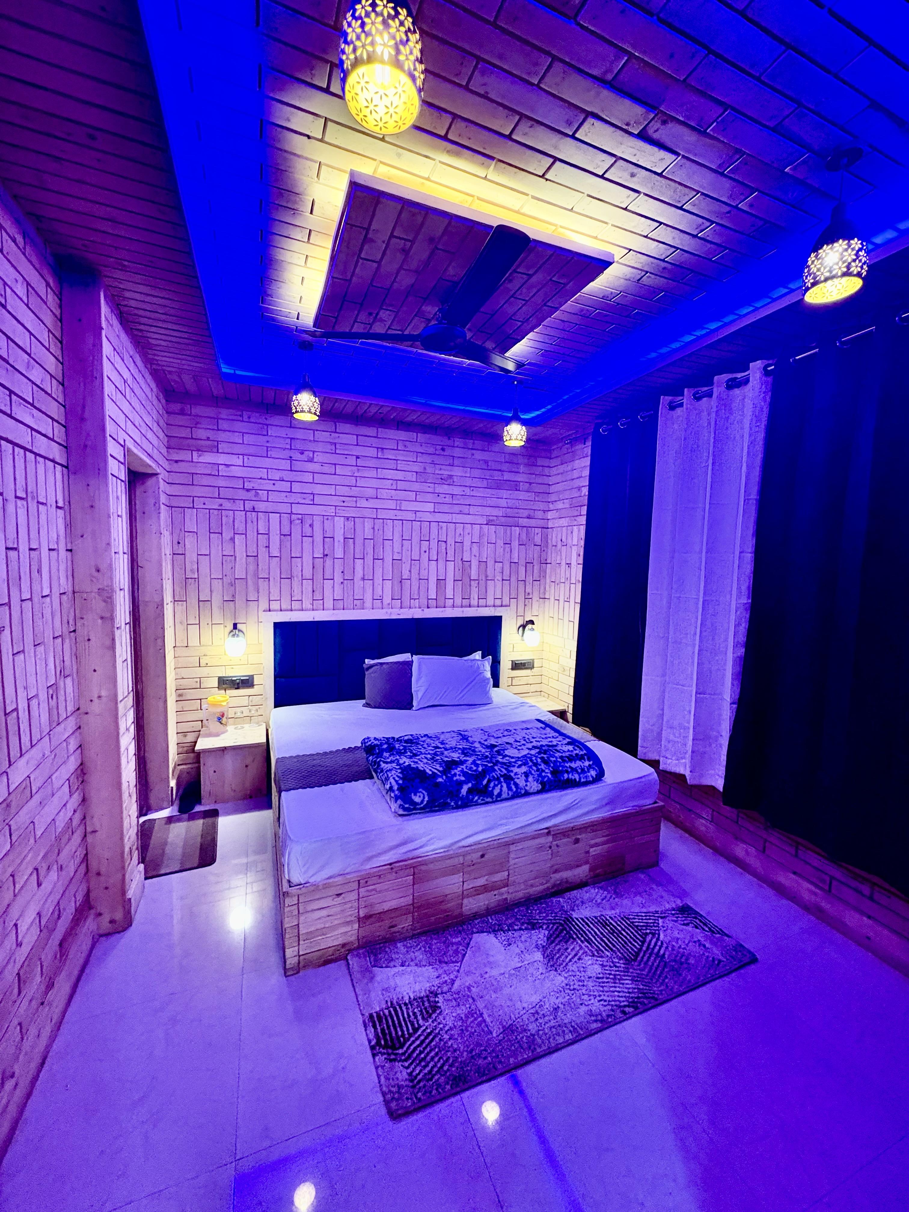 The wood inn Homestay - Tap to explore photos