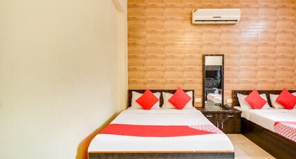 HOTEL SHRINATH Room Type - Deluxe AC Room