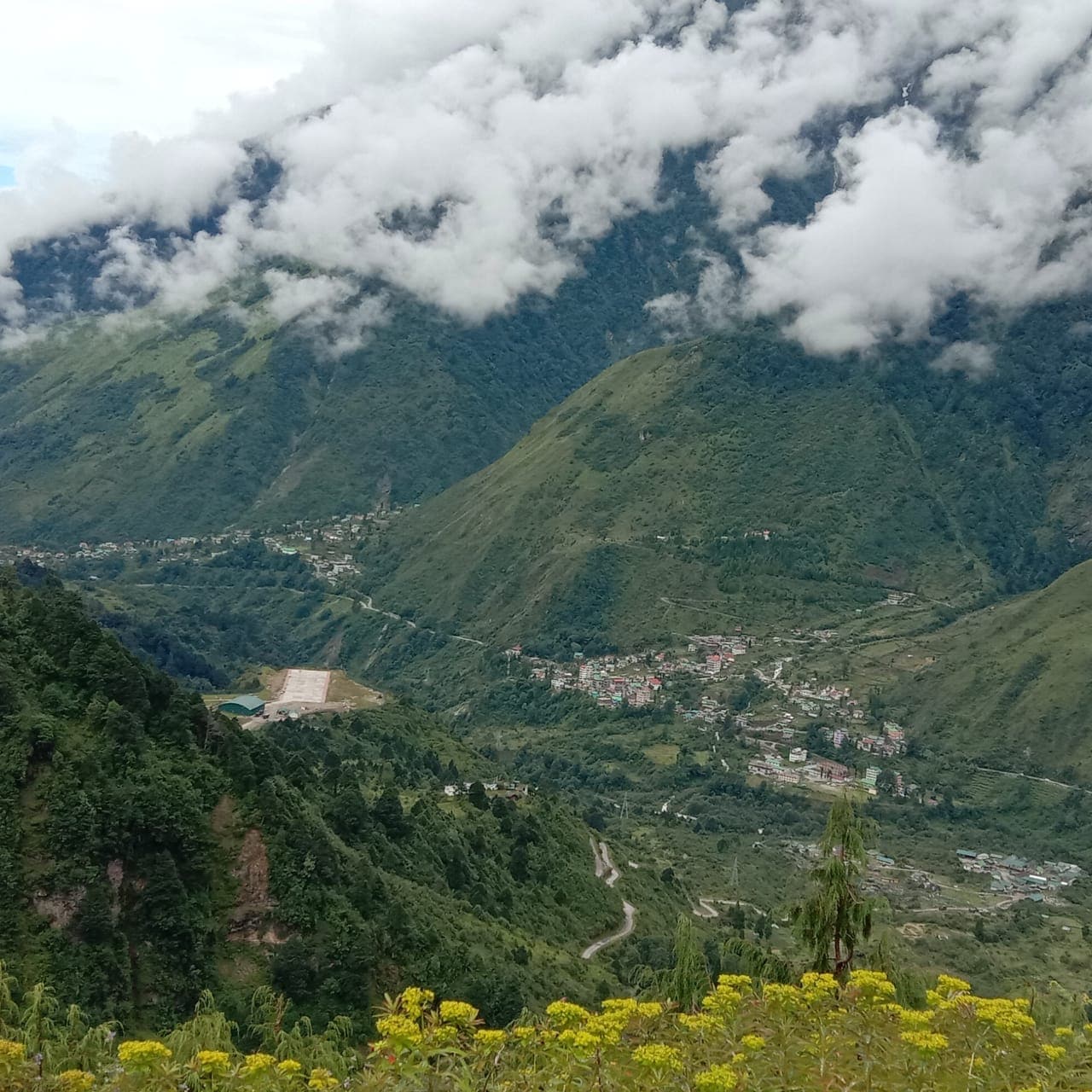 Jain Group Hotel Lachung Eyes - Tap to explore photos