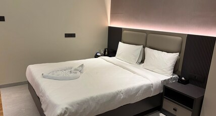 Skyleaf Inn Room Type - Deluxe with city View