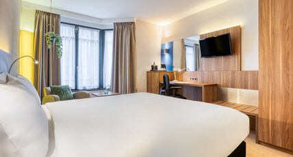 Holiday Inn Brussels Schuman Room Type - 1 King Wheelchair Accessible