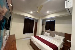 Hotel O Grand Majestic