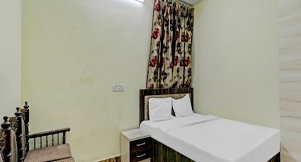 Hotel SNA Grand Room Type - Deluxe Room Hotel SNA Grand Room Type - Deluxe Room