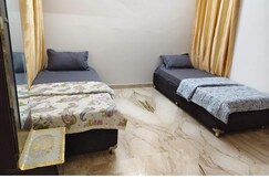 BS Homestay 1BHK Greenline 5min walk from JP Park