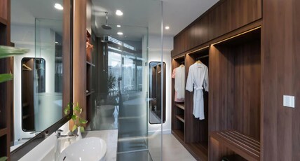 G8 Center Hotel Saigon Room Type - Suite City View Room