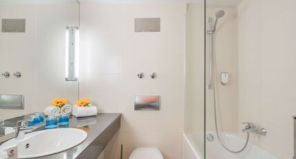 Best Western Plus Hotel Fellbach-Stuttgart Room Type - Apartment - 1 Double Bed, 2 Rooms, Two Bathrooms, Balcony, Work Desk, Sofabed