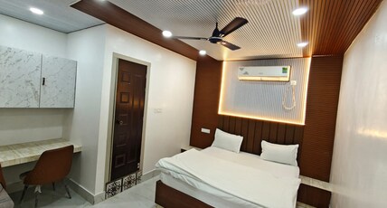 Hotel Keshvi Room Type - Deluxe AC Room