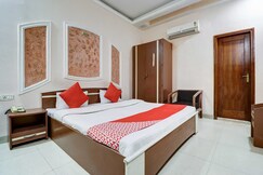 Address of SPOT ON Hotel Mandakini Palace