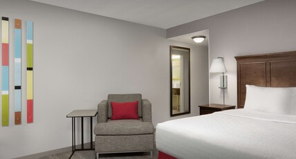 Hampton Inn & Suites Altamonte Springs Room Type - 1 KING BED NONSMOKING