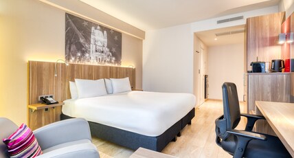 Holiday Inn Brussels Schuman Room Type - 1 King Standard
