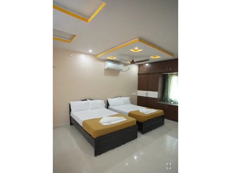 Sri Nilayam Homestay - Tap to explore photos