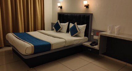 Hotel Pragati Room Type - Deluxe Room