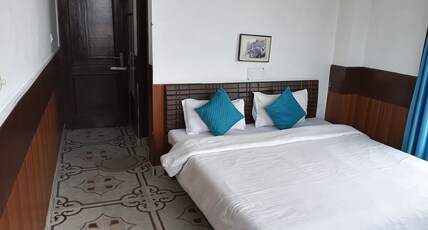 HOTEL D PAL Room Type - Deluxe Room