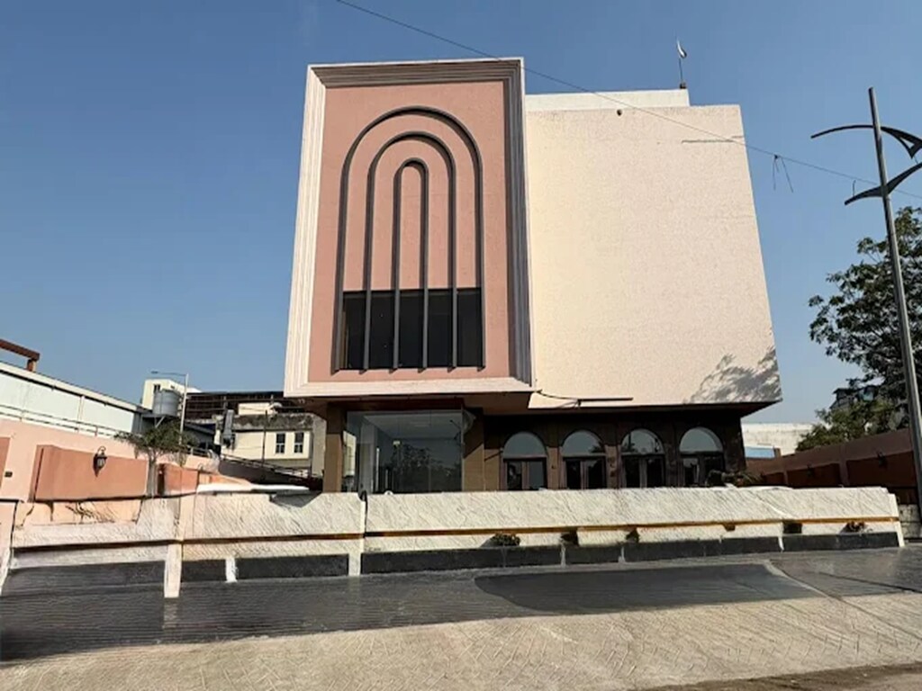 KH Hotel Jaipur - Tap to explore photos