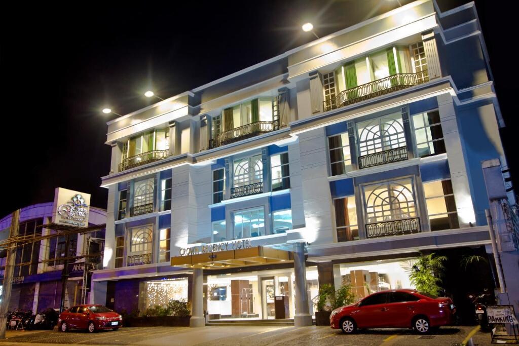 Crown Regency Hotel - Makati - Tap to explore photos