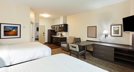 Candlewood Suites Houston - Pasadena, an IHG hotel Room Type - 2 Queen Studio Suite Comm Acc Tub