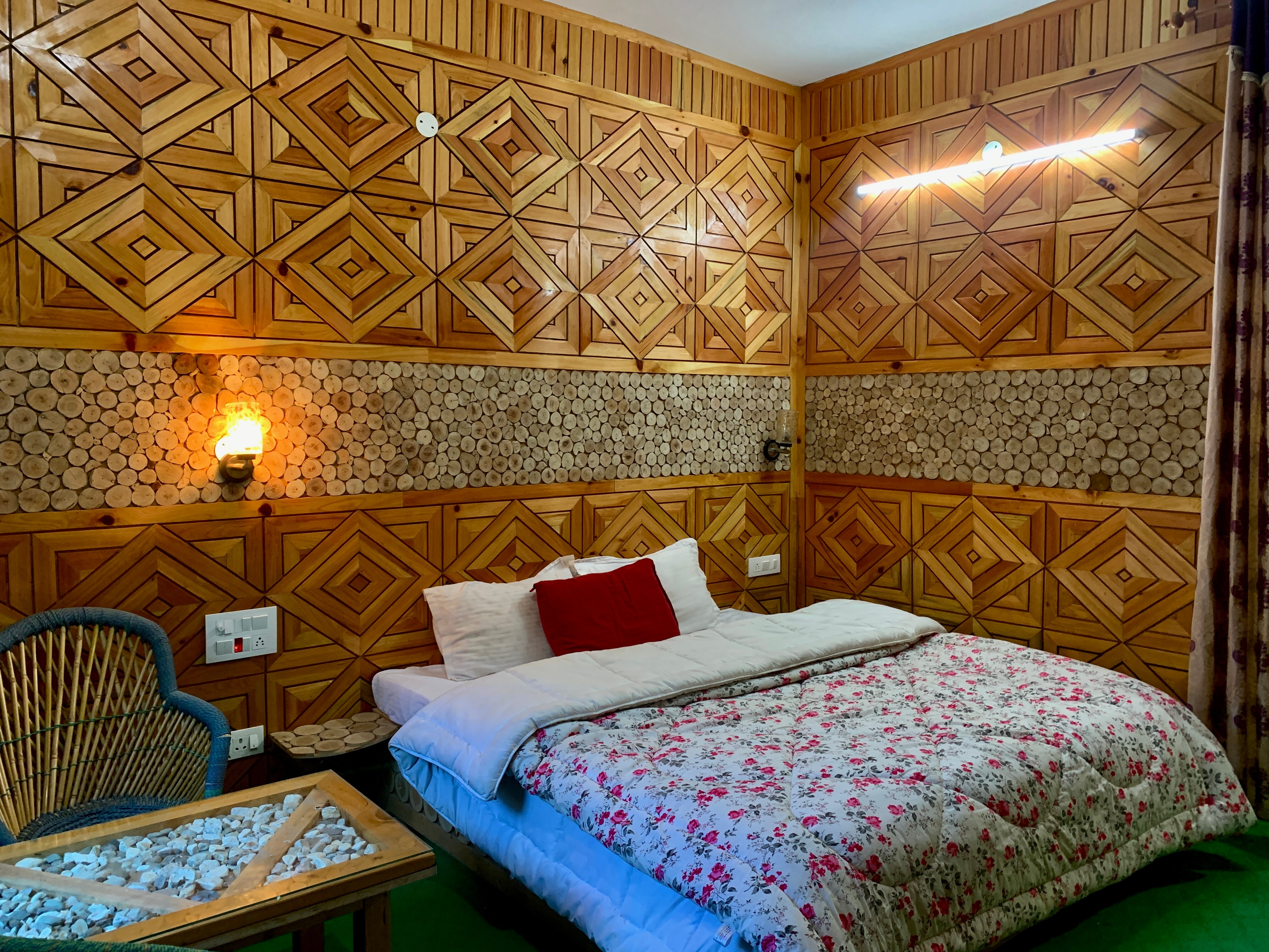 The Hostalgic Jibhi Hostel | Rooms & Guided Treks - Tap to explore photos