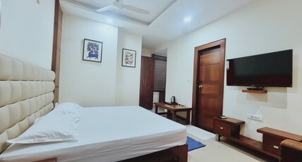 Hotel Sanskriti near Gole ka Mandir Room Type - Premium Room with Garden View