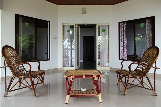 Lovedale Lakeside Homestay | Rooms & Chef - Tap to explore photos