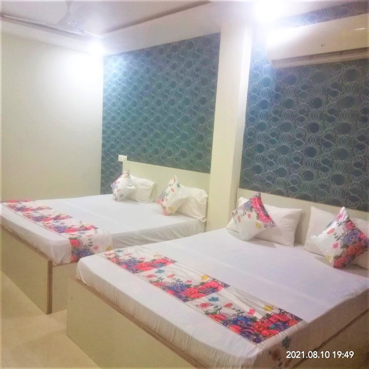 Hotel Le Heritage @Nizamuddin Railway Station - Tap to explore photos