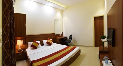  HOTEL PALACE, AMRITSAR Room Type - Deluxe Double bed room