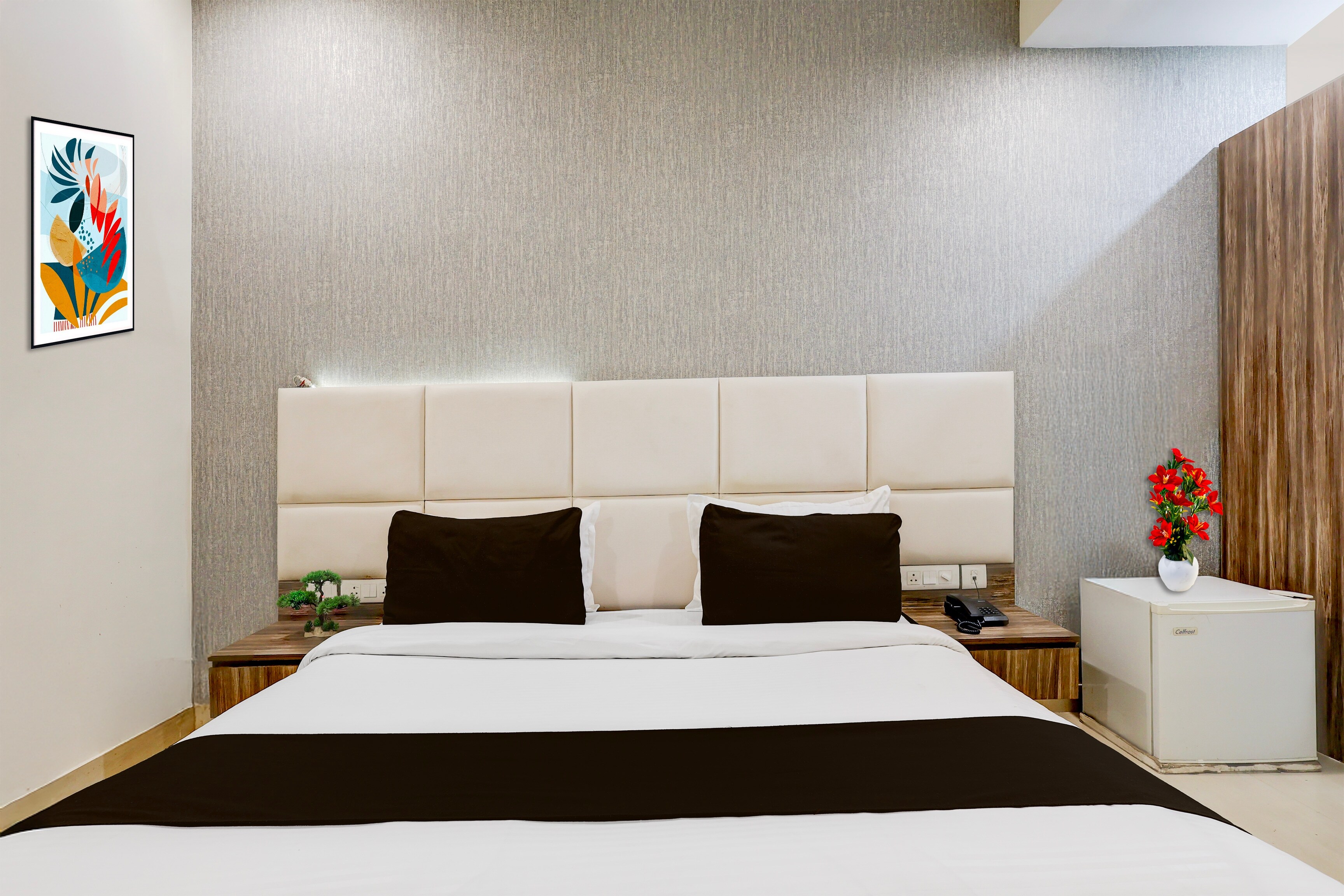 Townhouse Hotel Sec- 54 Golf Course Road - Tap to explore photos