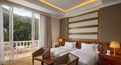 The Golden Crown Hotel Room Type - Deluxe Double or Twin Room The Golden Crown Hotel Room Type - Deluxe Double or Twin Room