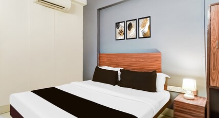 Hotel O Paradise Circle Room Type - Super Deluxe Room